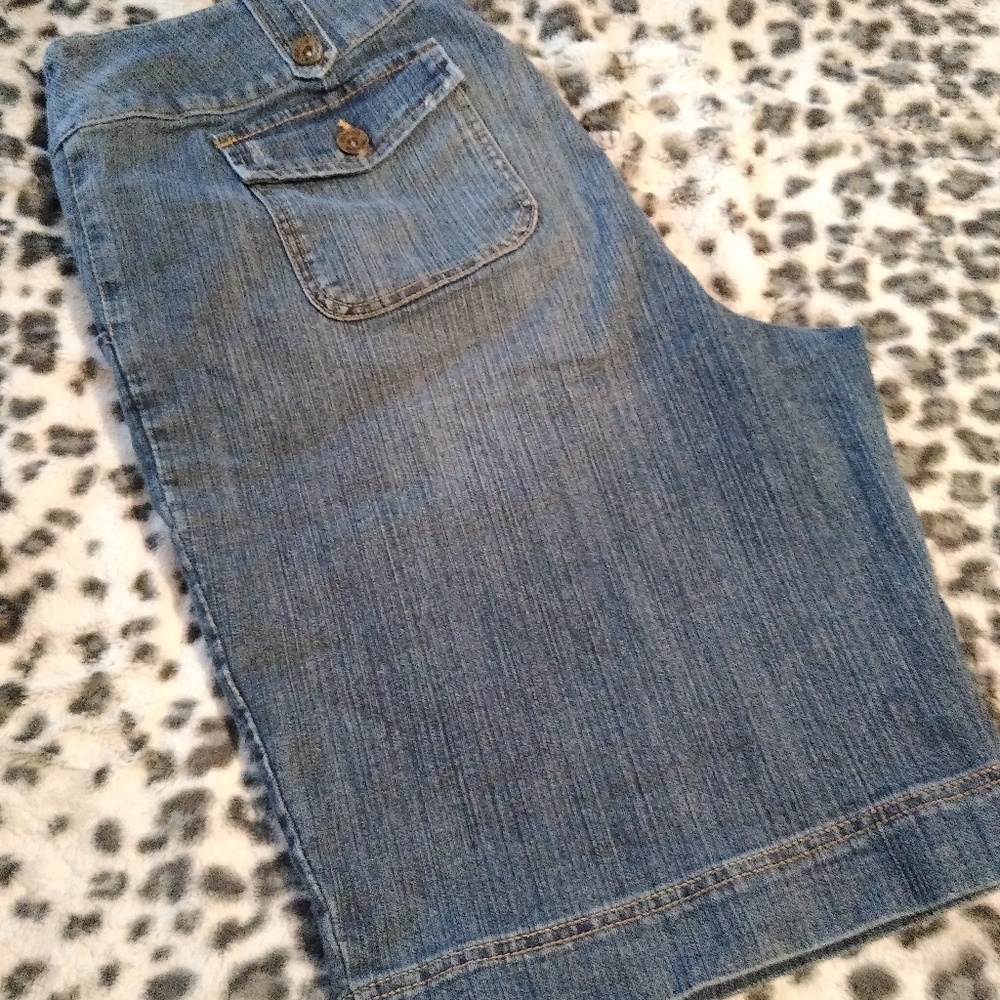 Venezia Bermuda shorts